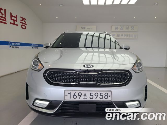 Kia Niro Prestige - фото 1