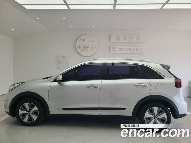 Kia Niro Prestige - фото 3