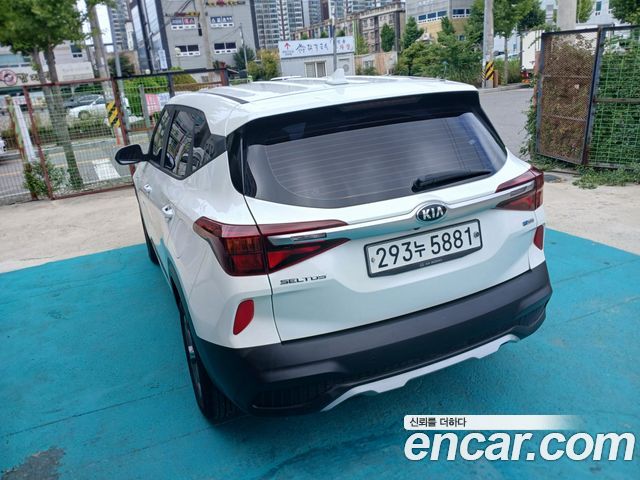 Kia Seltos Diesel 1.6 2WD Trendy - фото 1