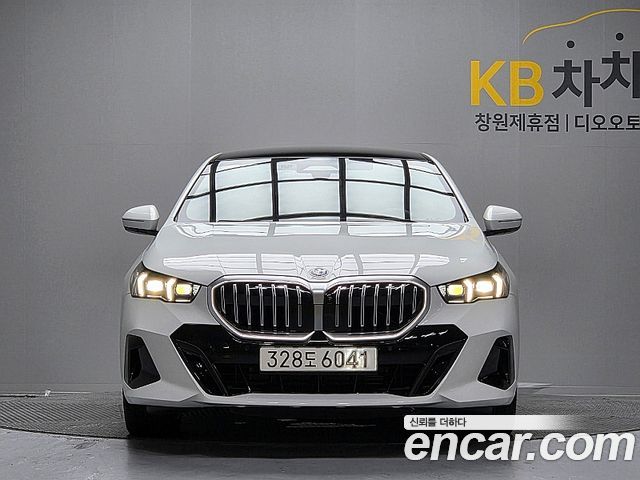 BMW 5-Series G60 530i xDrive M Sport - фото 2
