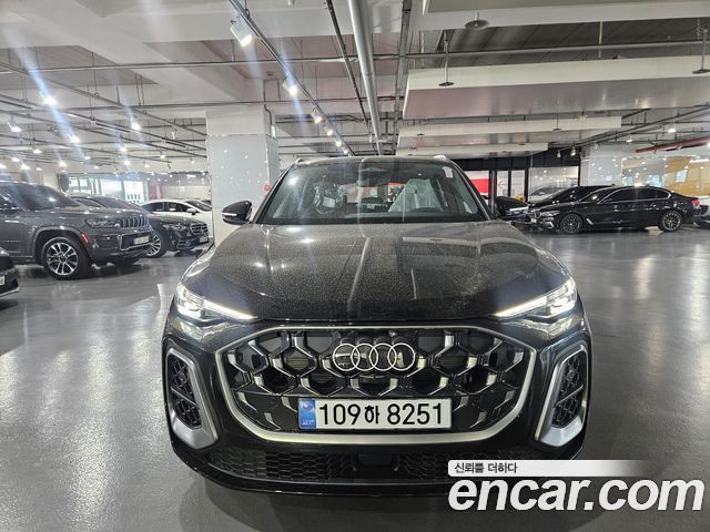 Audi Q5 40 TFSI Quattro S Line - фото 0
