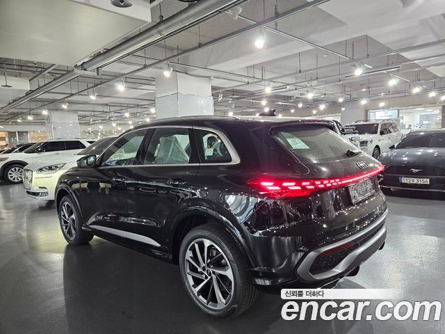Audi Q5 40 TFSI Quattro S Line - фото 3