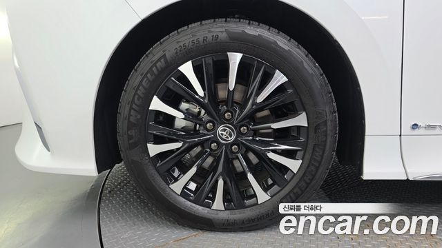 Toyota Alphard 4-го поколения 2.5 HEV Executive AWD - фото 4