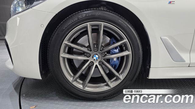 BMW 5-Series G30 530i M Sport Package Plus - фото 3