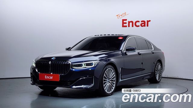 BMW 7-Series G11 740i Design Pure Excellence - фото 0