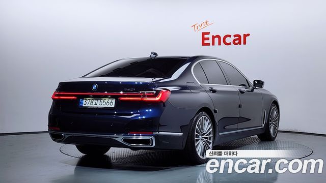 BMW 7-Series G11 740i Design Pure Excellence - фото 1