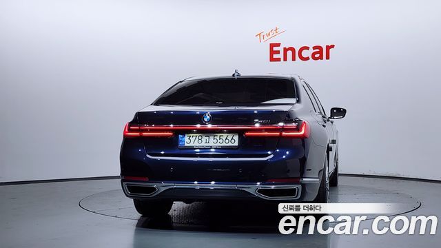 BMW 7-Series G11 740i Design Pure Excellence - фото 3