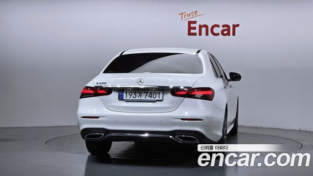 Mercedes-Benz E-Class W213 E250 Avantgarde - фото 3