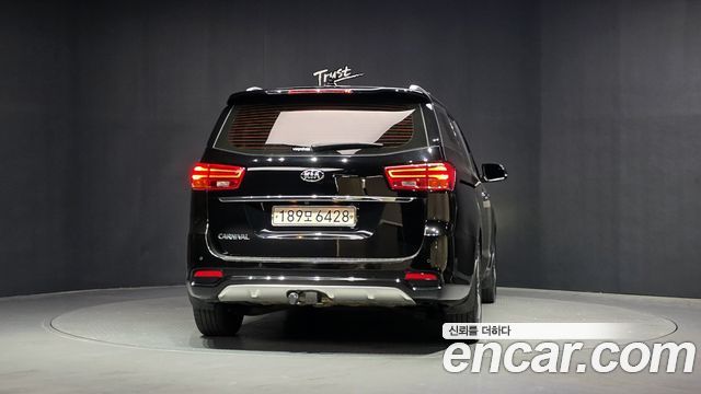 Kia Carnival Новый Gasoline 9-Seater Noblesse Special - фото 3