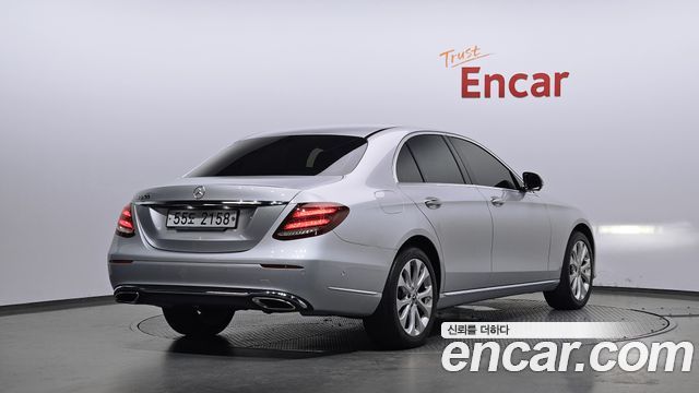 Mercedes-Benz E-Class W213 E300 Exclusive - фото 1