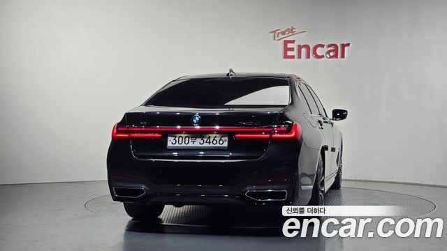BMW 7-Series G11 740Li xDrive M Sport Package - фото 3