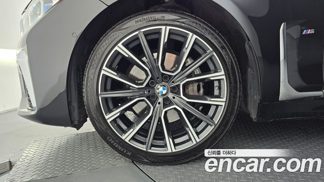 BMW 7-Series G11 740Li xDrive M Sport Package - фото 4