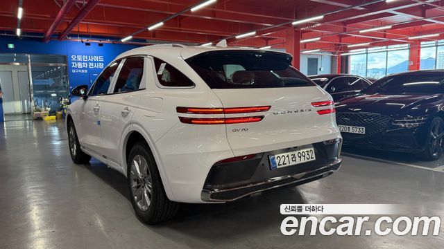 Genesis GV70 2.5T Gasoline 2WD - фото 2