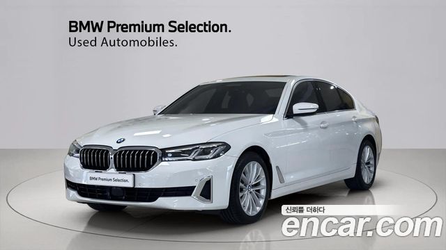 BMW 5-Series G30 520i Luxury - фото 0