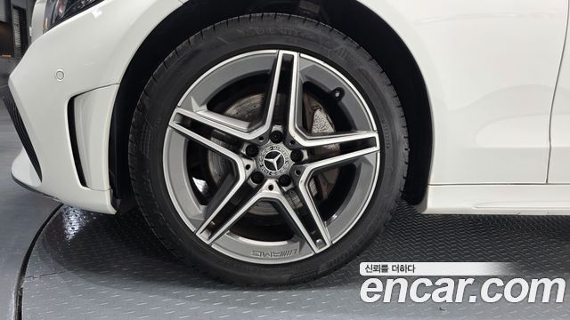 Mercedes-Benz C-Class W205 C220 d 4MATIC AMG Line - фото 3