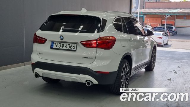 BMW X1 F48 xDrive 20i xLine - фото 1