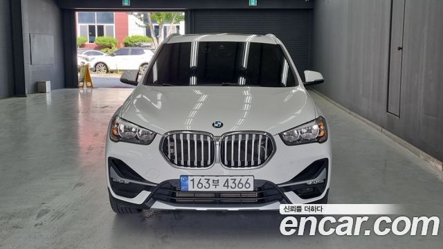 BMW X1 F48 xDrive 20i xLine - фото 2