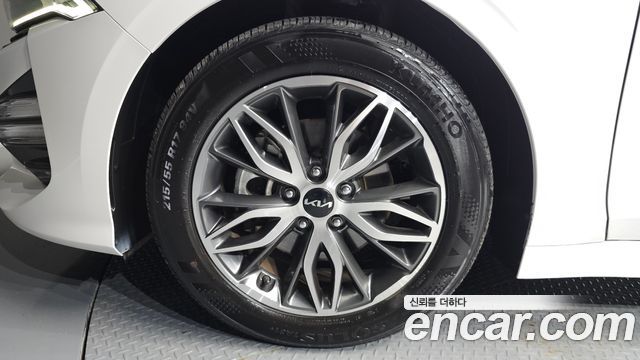 Kia K5 3-го поколения 2.0 LPI(Renter car) Trandy - фото 4