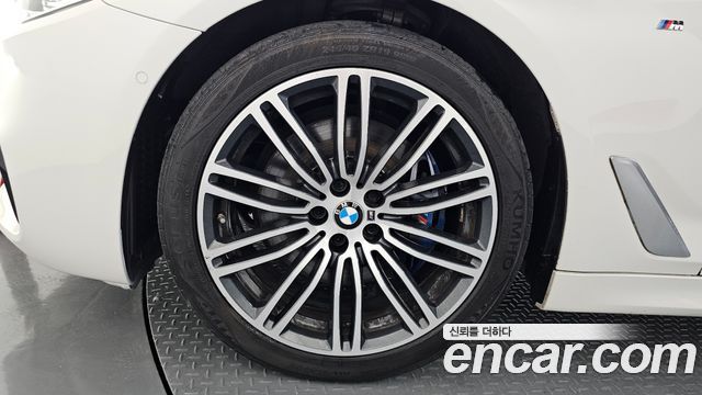 BMW 5-Series G30 530i M Sport Package Plus - фото 4