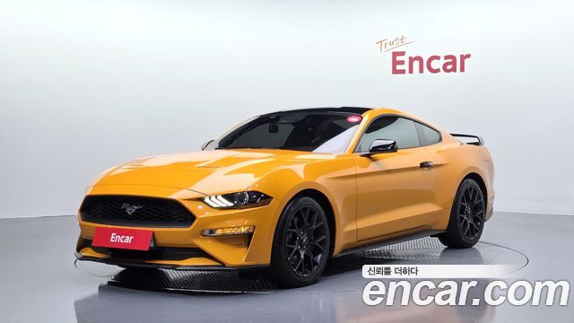 Ford Mustang Coupe - фото 0