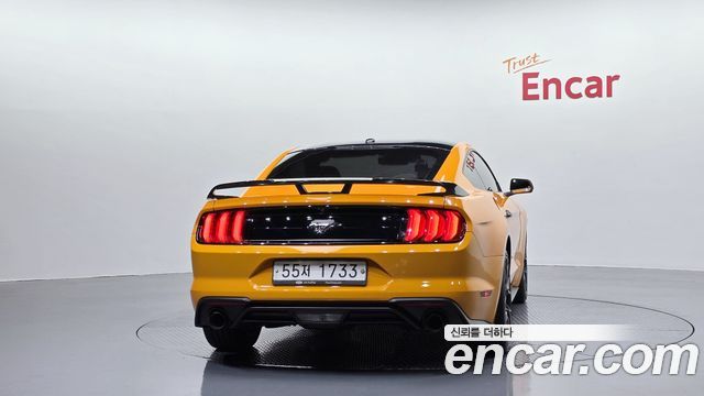 Ford Mustang Coupe - фото 3