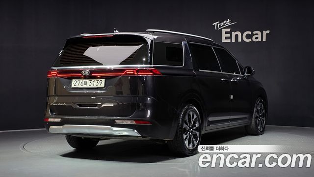 Kia Carnival 4-го поколения 9-Seater Signature - фото 1