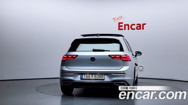 Volkswagen Golf 8-го поколения 2.0 TDI Prestige - фото 3