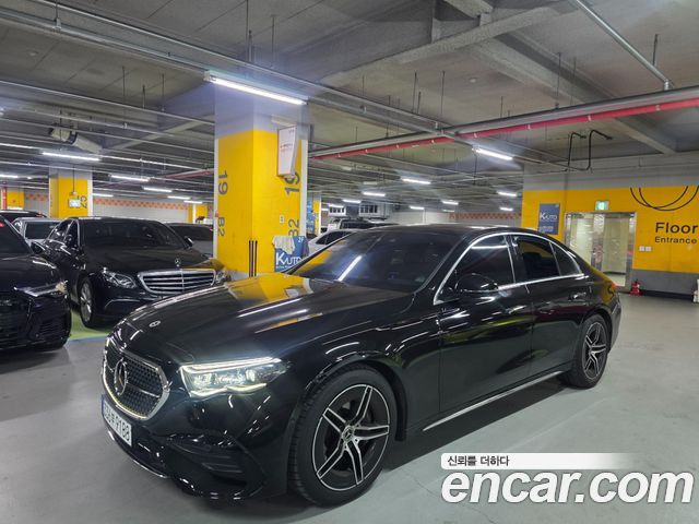 Mercedes-Benz E-Class W214 E300 4MATIC AMG Line - фото 0