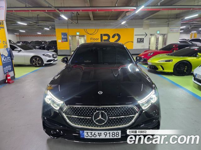 Mercedes-Benz E-Class W214 E300 4MATIC AMG Line - фото 1