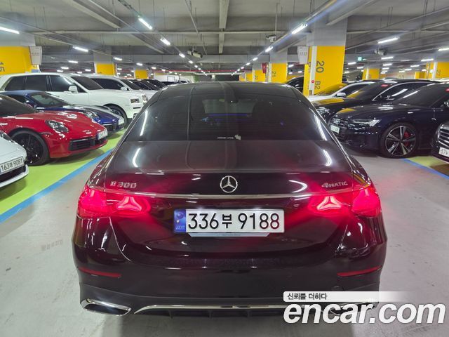 Mercedes-Benz E-Class W214 E300 4MATIC AMG Line - фото 4