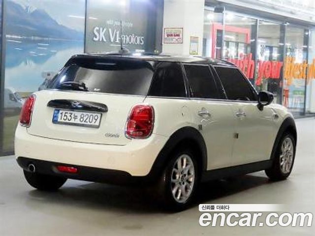 Mini Cooper 5Door HIGH 3rd - фото 3