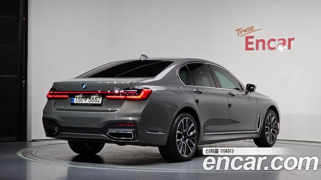 BMW 7-Series G11 730d xDrive M Sport - фото 1