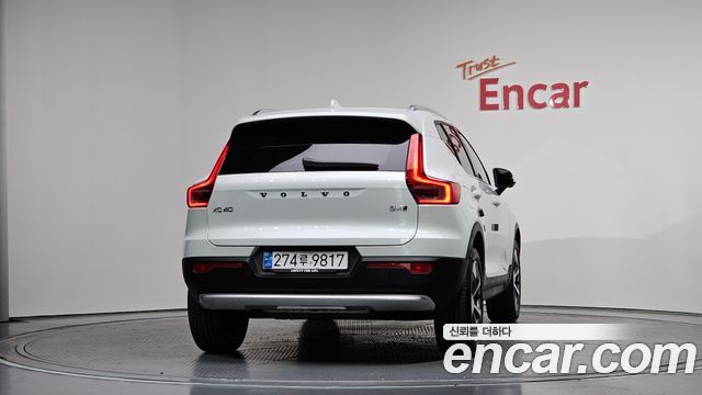 Volvo XC40 B4 Ultra Bright - фото 3