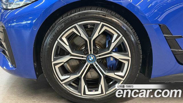 BMW i4 eDrive40 M Sports Pro - фото 4