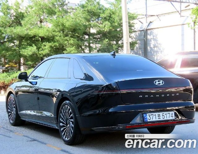 Hyundai Grandeur GN7 2,5 Gasoline 2WD Calligraphy - фото 2