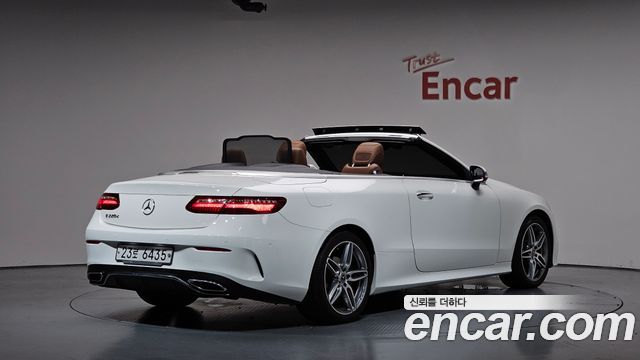 Mercedes-Benz E-Class W213 E220d Cabriolet - фото 1