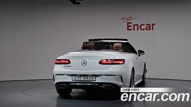 Mercedes-Benz E-Class W213 E220d Cabriolet - фото 3