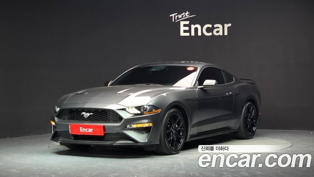 Ford Mustang Coupe - фото 0