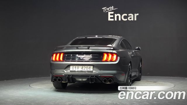 Ford Mustang Coupe - фото 3