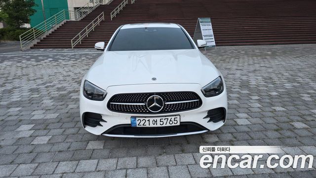 Mercedes-Benz E-Class W213 E220d 4MATIC AMG Line - фото 1