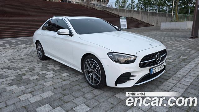 Mercedes-Benz E-Class W213 E220d 4MATIC AMG Line - фото 2