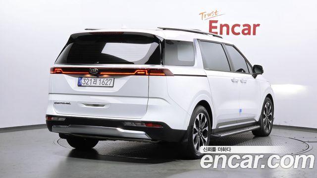 Kia Carnival 4-го поколения 9-Seater Signature - фото 1