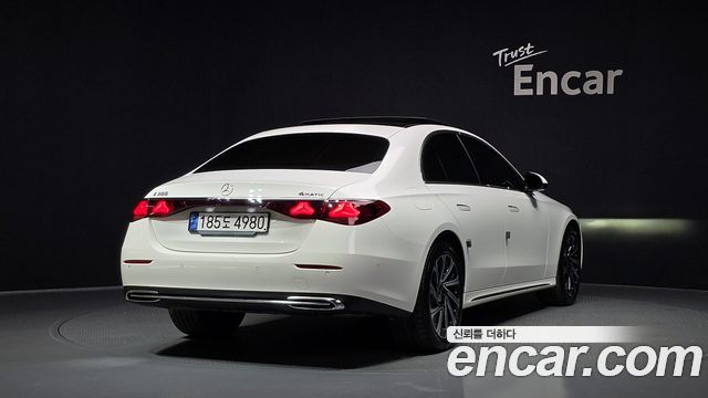 Mercedes-Benz E-Class W214 E300 4MATIC Exclusive - фото 1