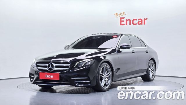 Mercedes-Benz E-Class W213 E300 AMG Line - фото 0
