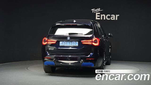 BMW iX3 M Sports - фото 3