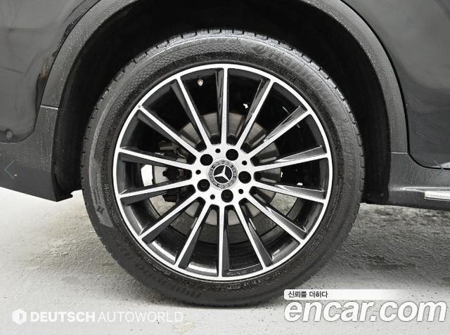 Mercedes-Benz GLC-Class X253 GLC300 4MATIC AMG Line - фото 4