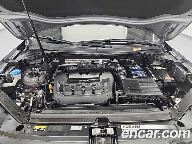 Volkswagen Tiguan 2.0 TSI Prestige - фото 4