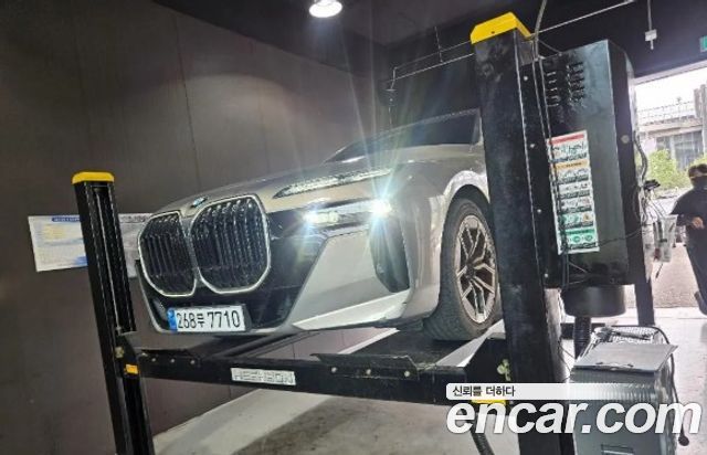 BMW 7-Series G70 740d xDrive M Sport - фото 0