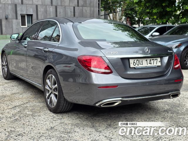 Mercedes-Benz E-Class W213 E300 4MATIC Avnatgarde - фото 1