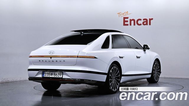 Hyundai Grandeur GN7, гибрид Calligraphy - фото 1
